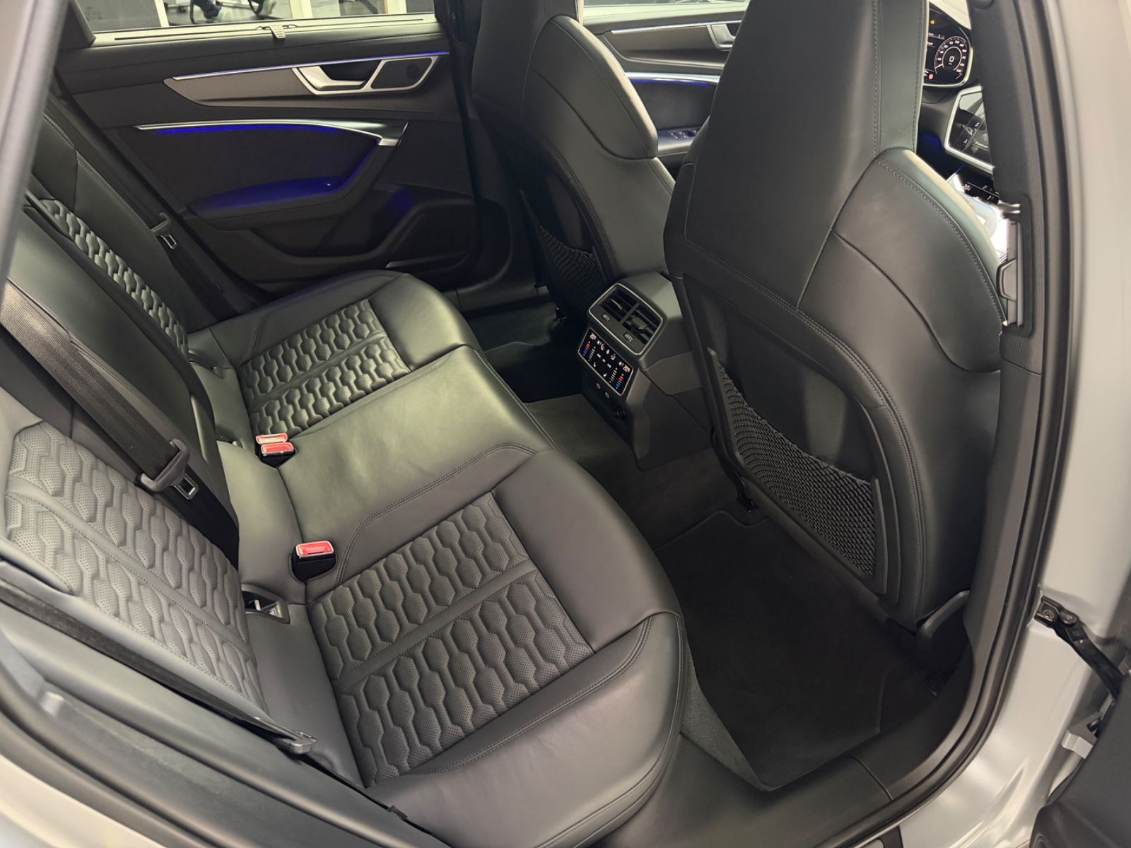 Audi RS6 Avant 4.0 TFSI/Quattro/Keramik/22Zoll/AHK