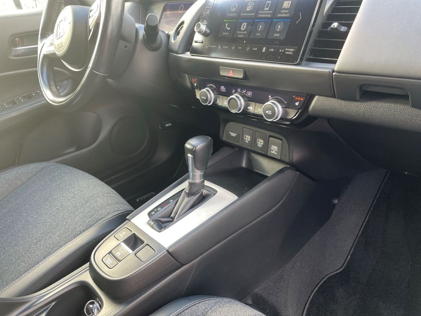 Honda Jazz 1.5i-MMD Hybrid Executive *NAVI*LED*CARPLAY