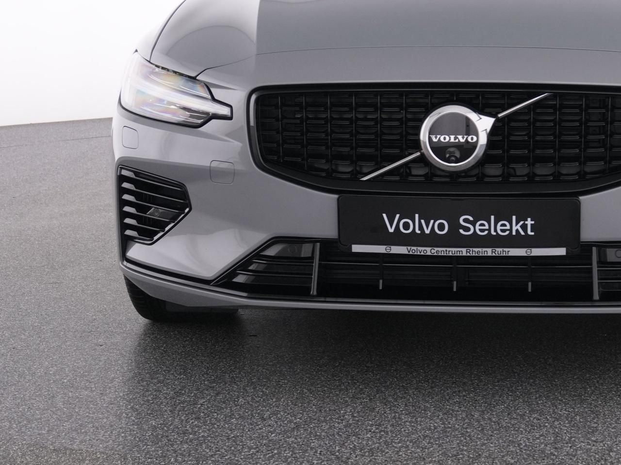 Volvo V60 T6 Recharge AWD PlusDark+AHK+360°+STANDHZ+LM