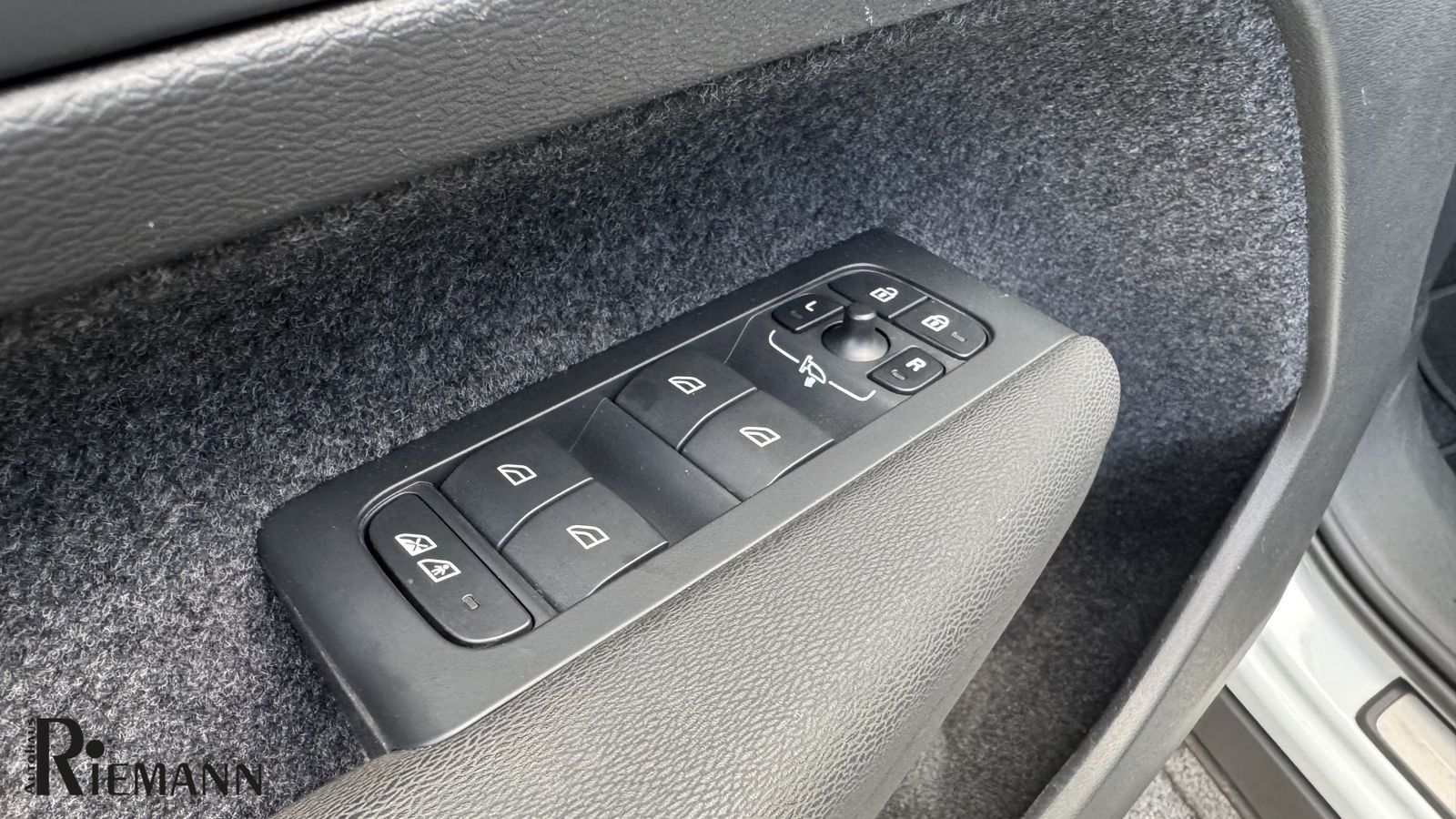 Volvo XC40 Recharge Twin Motor Plus + Winter-Paket