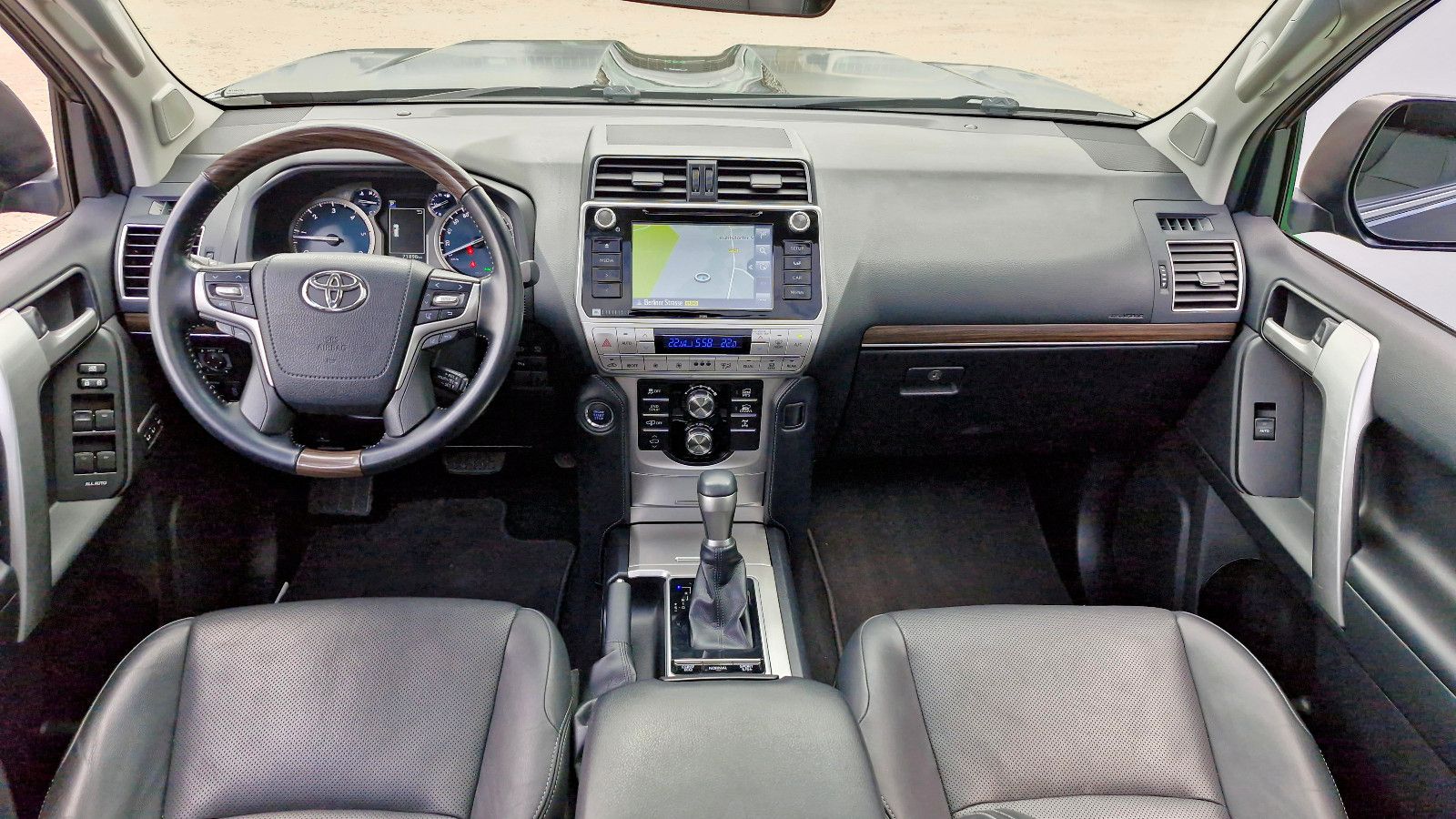 Toyota Land Cruiser TEC-Edition - AHK / Schiebedach