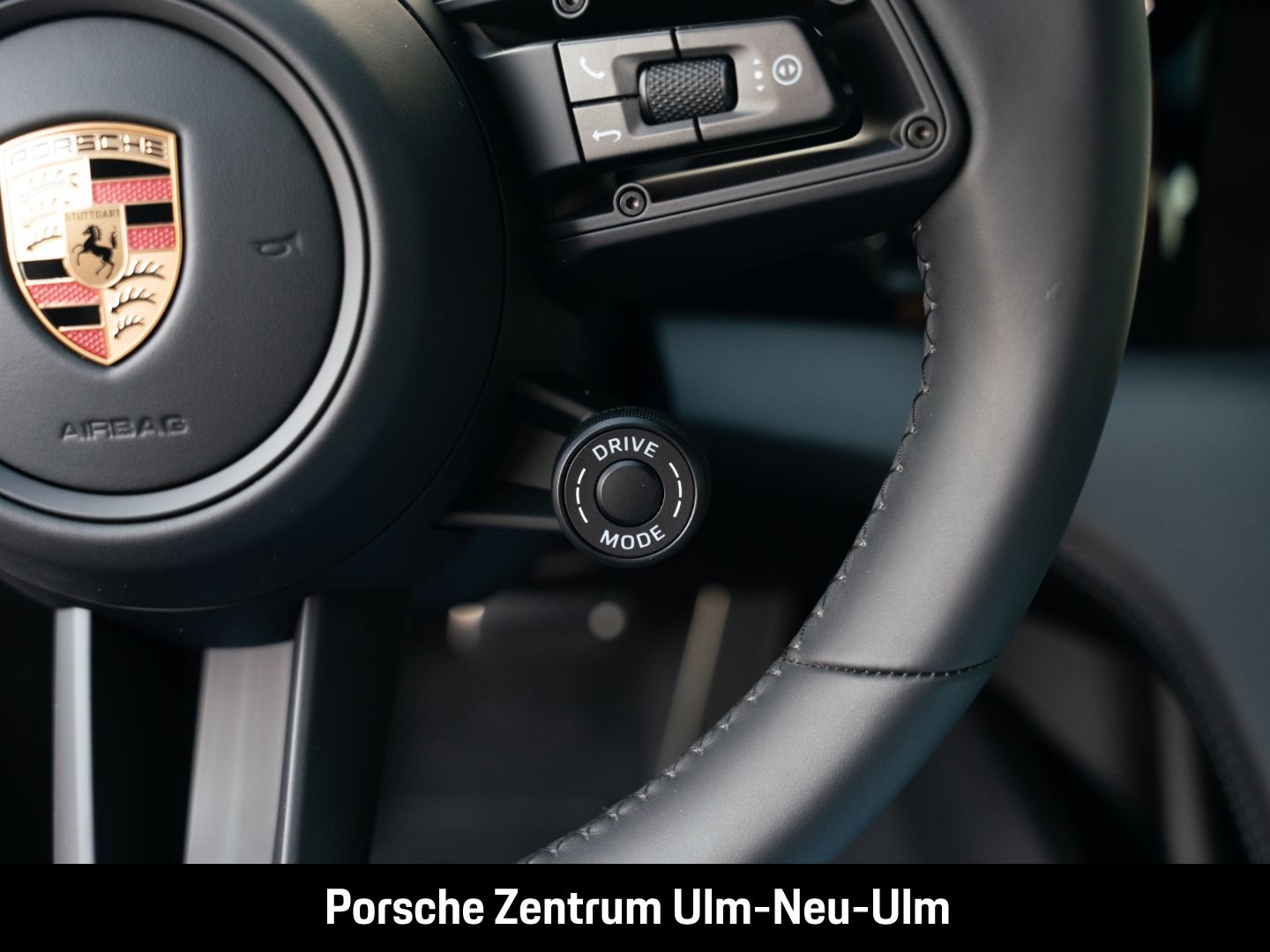 Porsche Taycan 4S Hinterachslenkung  HD-Matrix LED InnoD