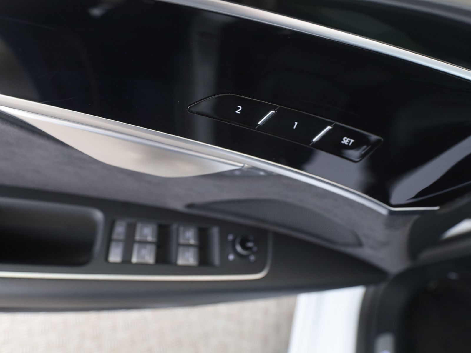 Audi A8 50 TDI quattro S line Pano+AHK+RFK+StandH+LUF