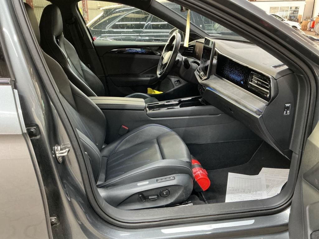 Volkswagen Passat Variant eHybrid 200 kW R-Line Signature