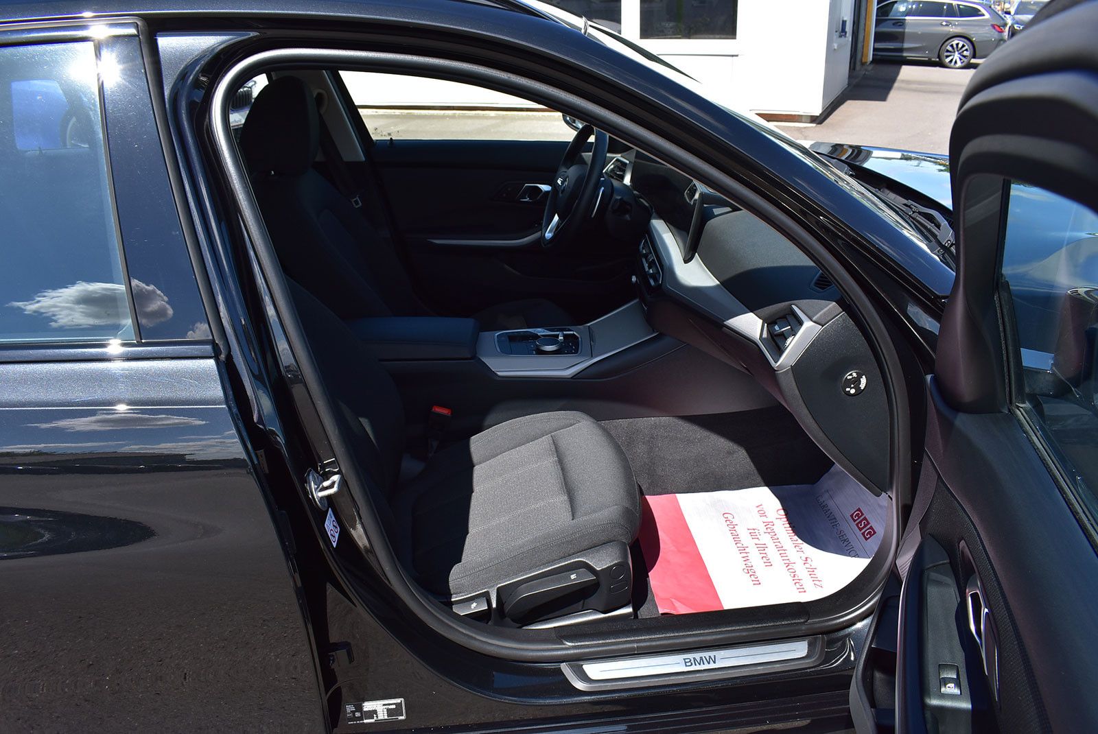 BMW 320 d xDrive - Samsaru's Car Outlet