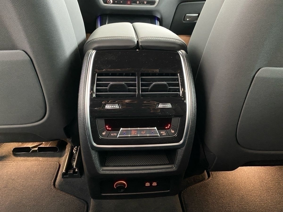 BMW X5 xDrive40d M-Sport B&W KeyLess Pano AHK STH Ai