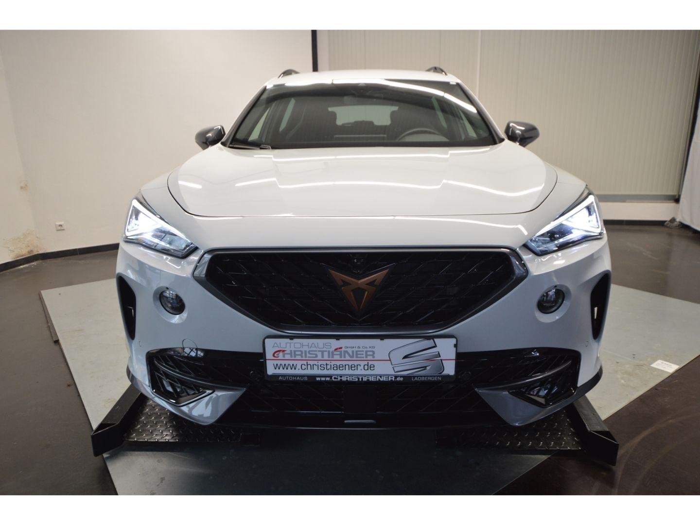 Cupra Formentor VZ e-HYBRID - Samsaru's Car Outlet