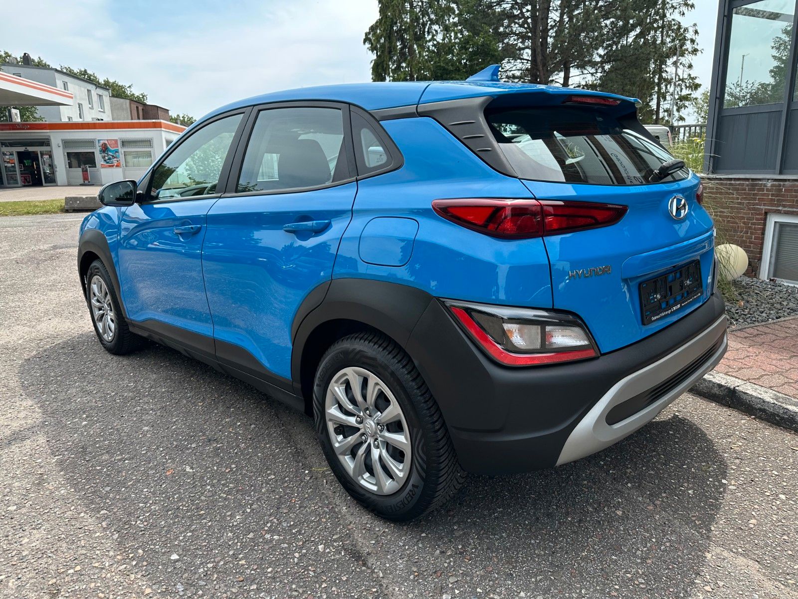 Hyundai Kona Pure 2WD - Samsaru's Car Outlet