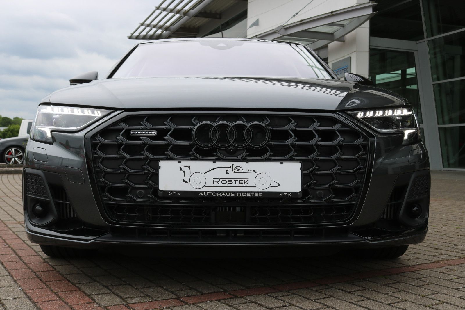 Audi A8 L 60 TFSI S line - Samsaru's Car Outlet
