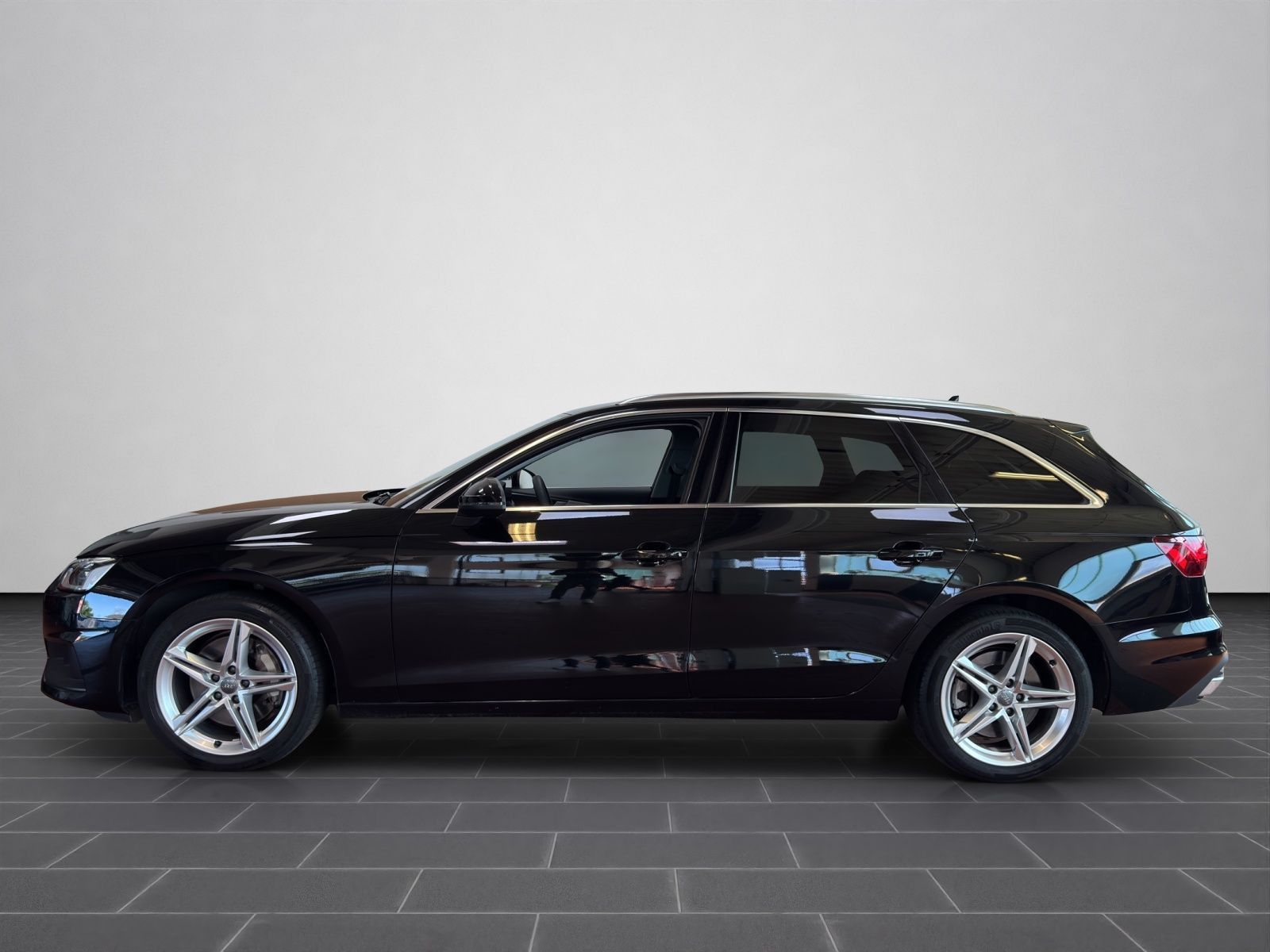 Audi A4 Avant 45 TFSI quattro S tronic - Samsaru's Car Outlet