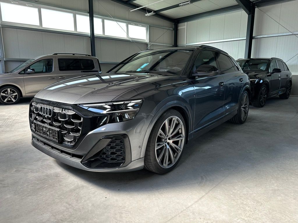 Audi Q8 SUV 55 TFSIe qu. S-line - Samsaru's Car Outlet