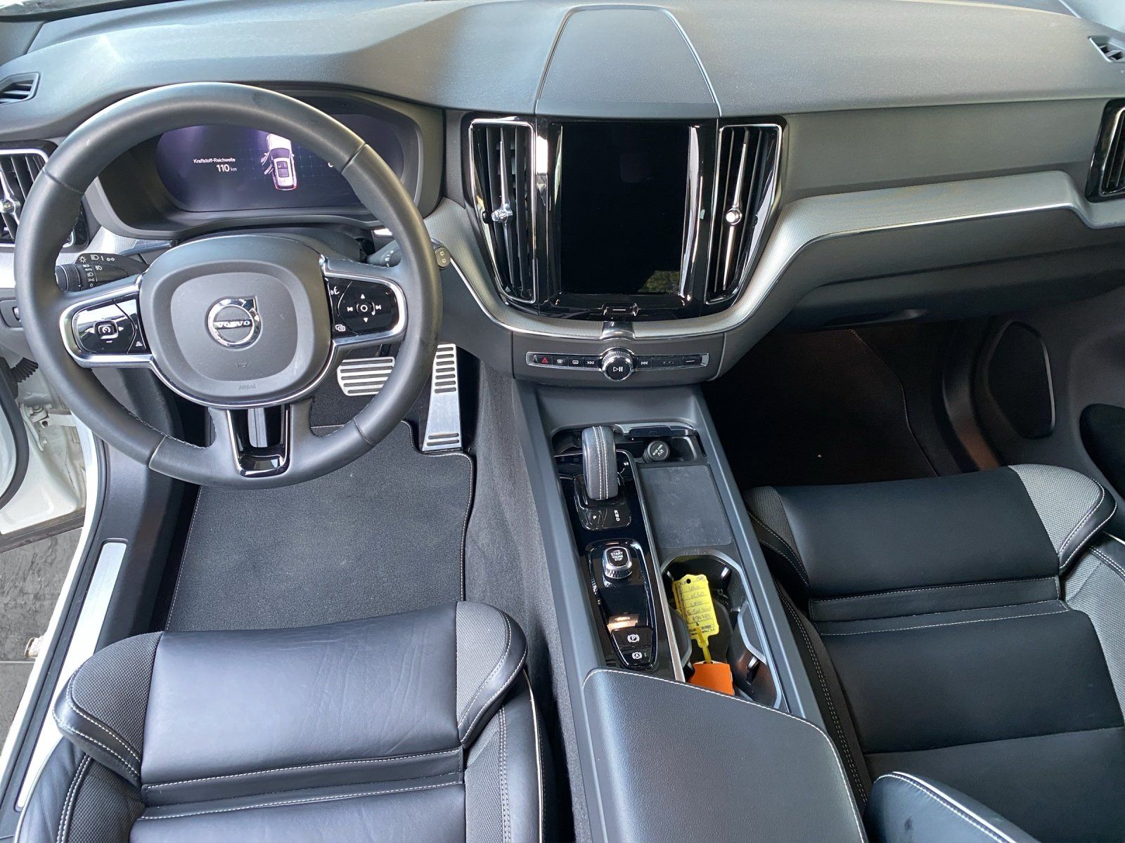 Volvo XC60 T8 R Design LED*AHK*