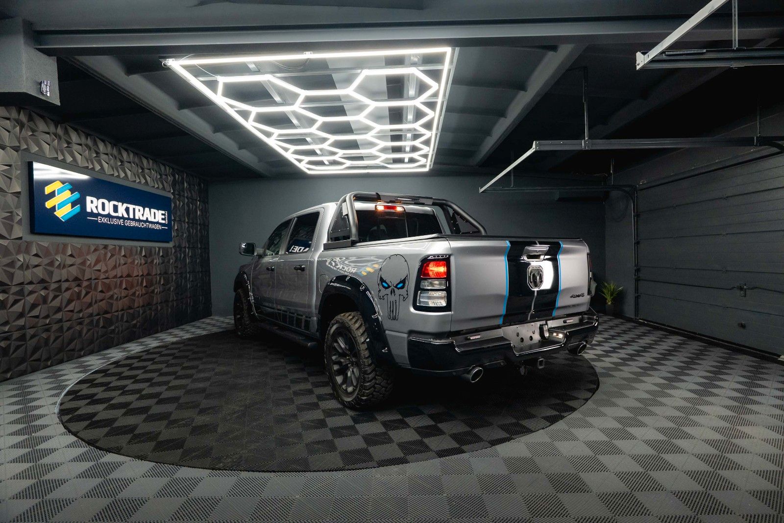 Dodge RAM 5.7 V8 HEMI 4x4 OFFROAD Night PUNISHER 19%