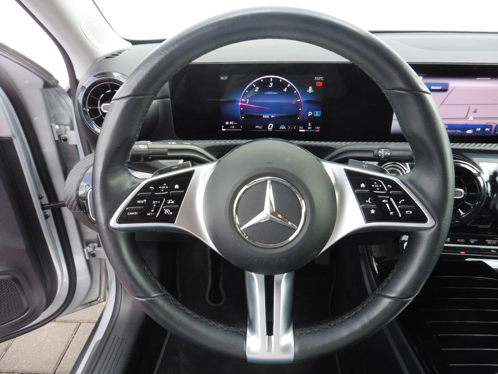 Mercedes-Benz A 180 d Lim DCT - Samsaru's Car Outlet