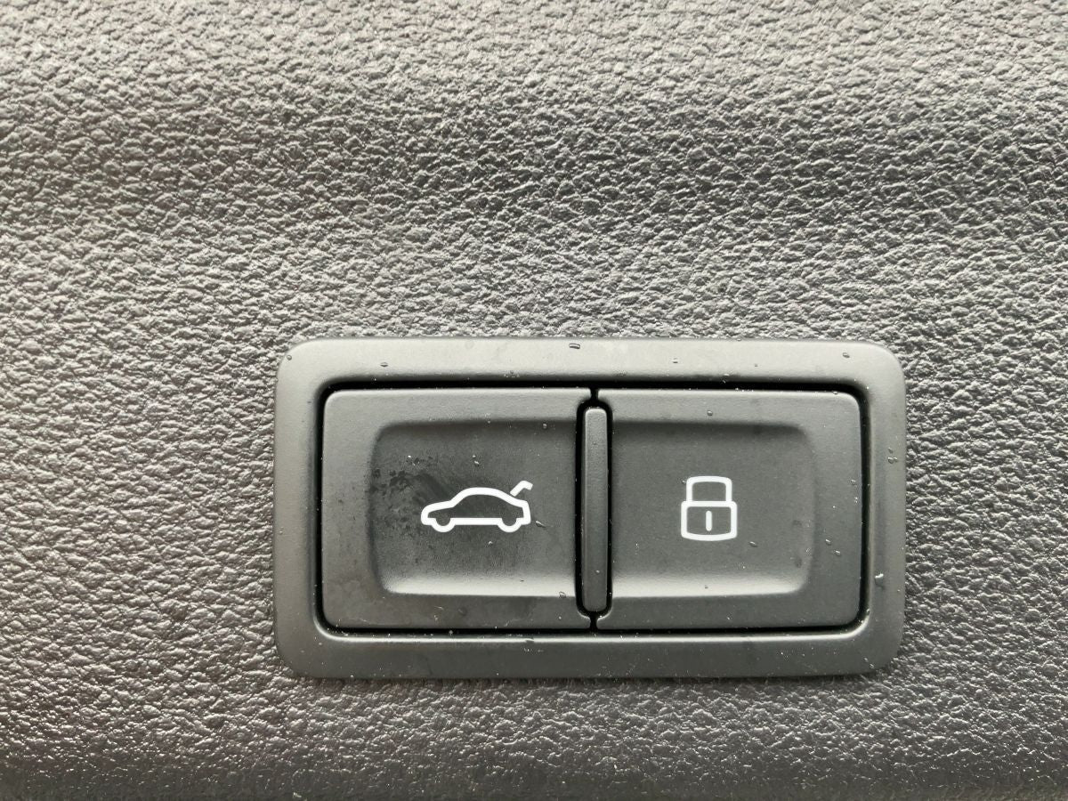Audi A6 Avant 40 TDI S-TR DESIGN - Samsaru's Car Outlet