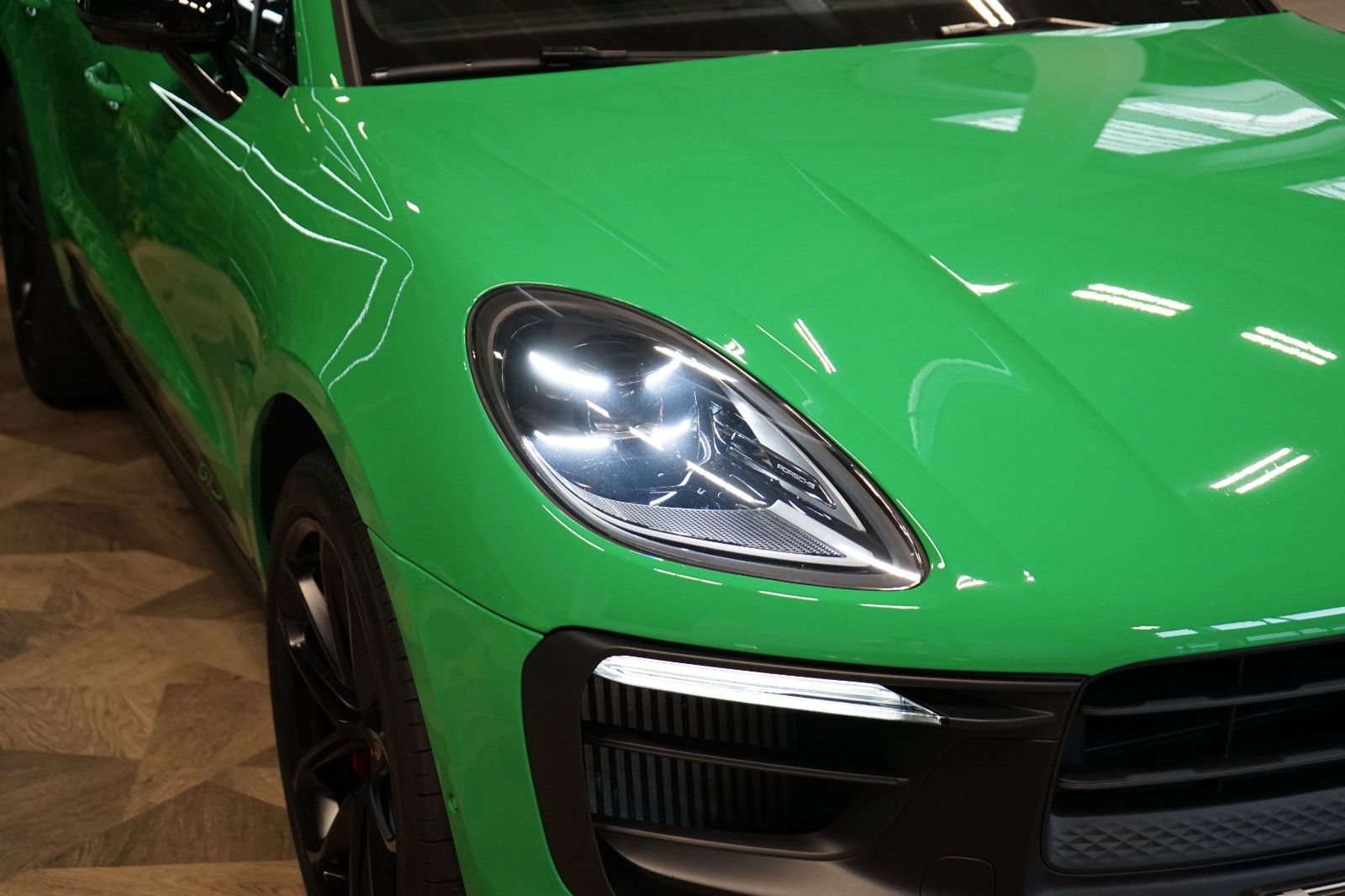 Porsche GTS - Samsaru's Car Outlet