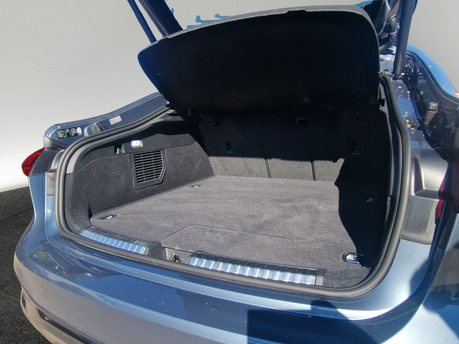 Audi A5 Limousine TFSI e-hybrid S-Line qu B&O HuD NAV