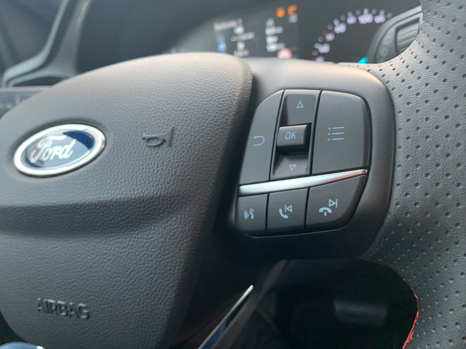 Ford FOCUS ST-LINE+AUTOMATIK+NAVI+KAMERA+ACC+LED+BLIS