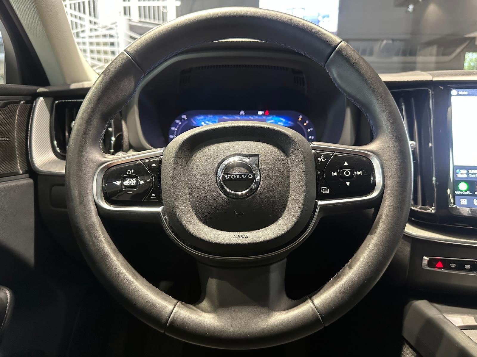 Volvo XC60 B4D AWD PLUS DARK VLED ACC HK 4xSHZ DRIV-AS
