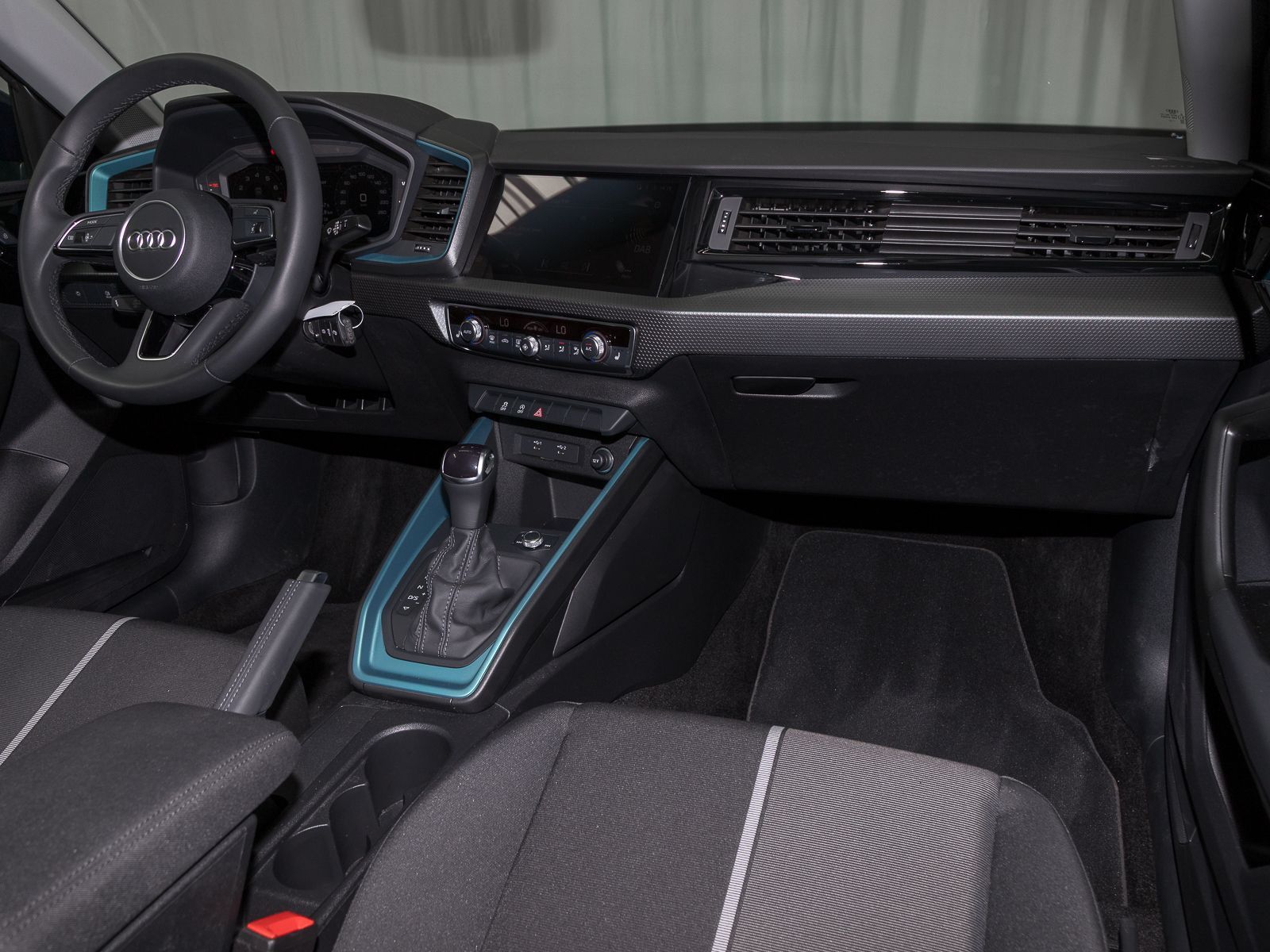 Audi A1 Sportback 25 TFSI ADVANCED - Samsaru's Car Outlet