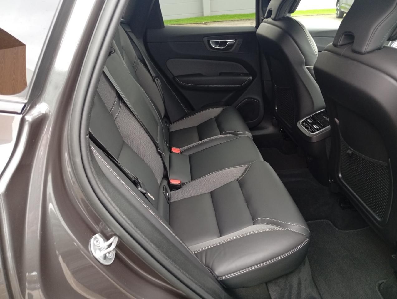 Volvo XC60 B4D Gear. Ultimate Dark AWD/Head-UP/Pano-D.