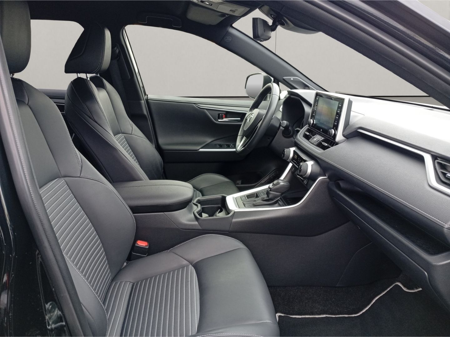 Toyota RAV 4 HYBRID Black Edition - Samsaru's Car Outlet