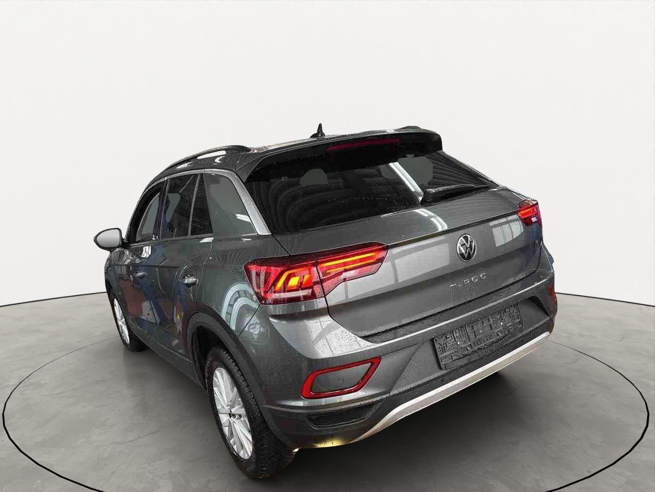 Volkswagen T-Roc 1.0 TSI Life - Samsaru's Car Outlet