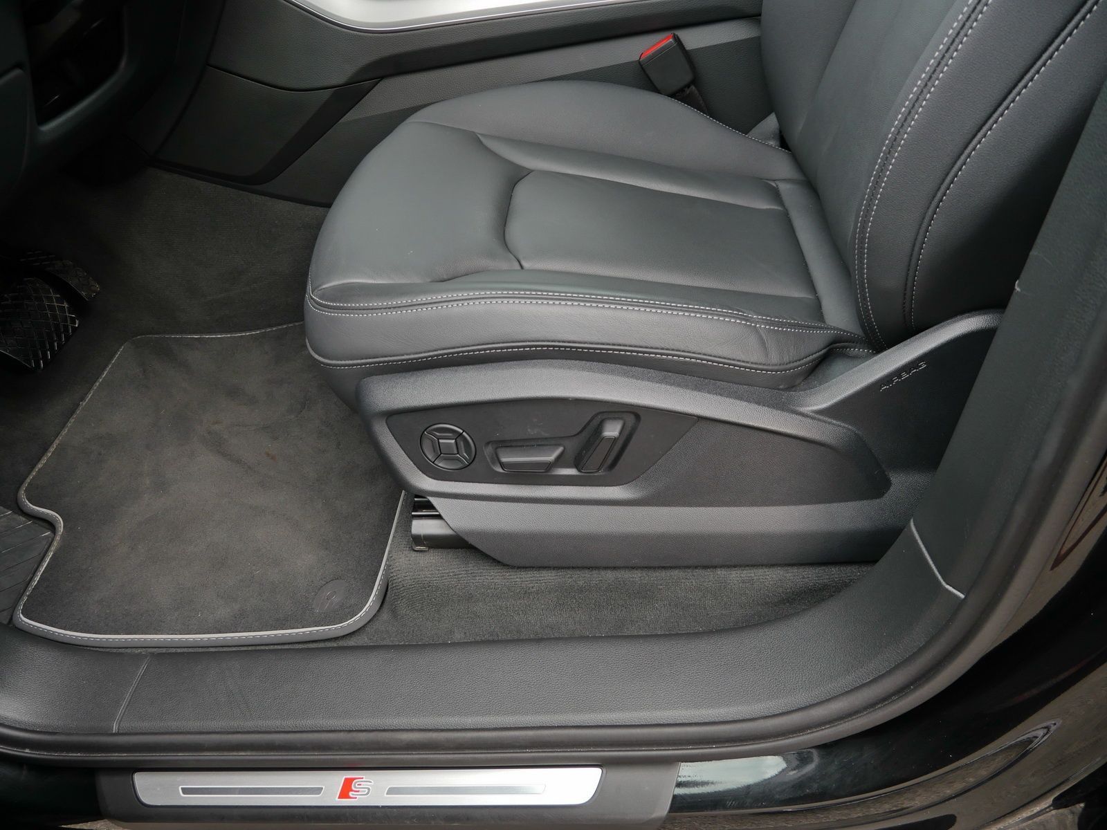 Audi Q7 50 TDI qu. S line neues Modell*Matrix*AIR
