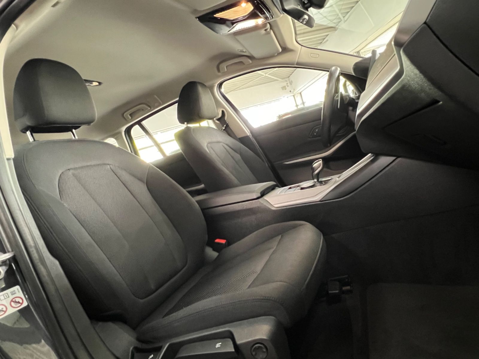 BMW 330 e Touring Advantage - Samsaru's Car Outlet