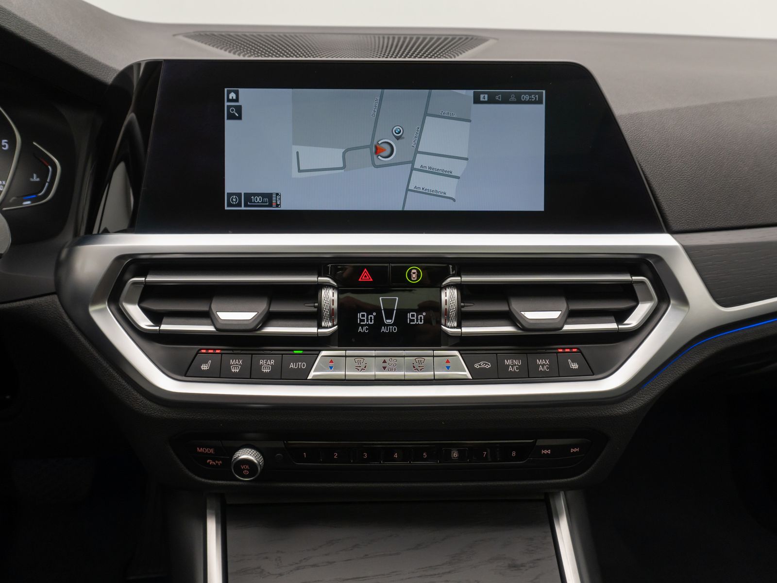 BMW 320d SportLine - Samsaru's Car Outlet