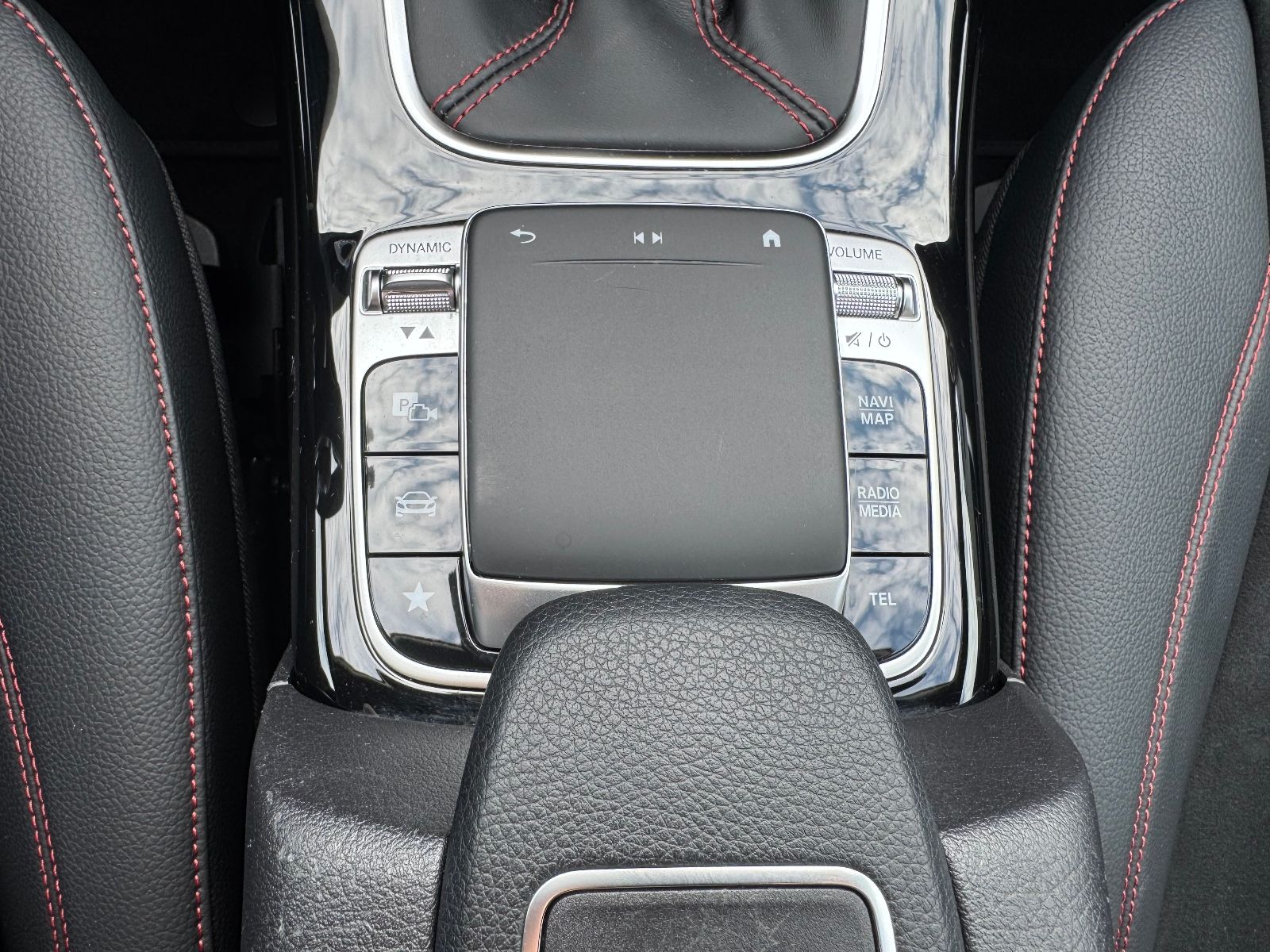 Mercedes-Benz A -Klasse 200 AMG-Line - Samsaru's Car Outlet
