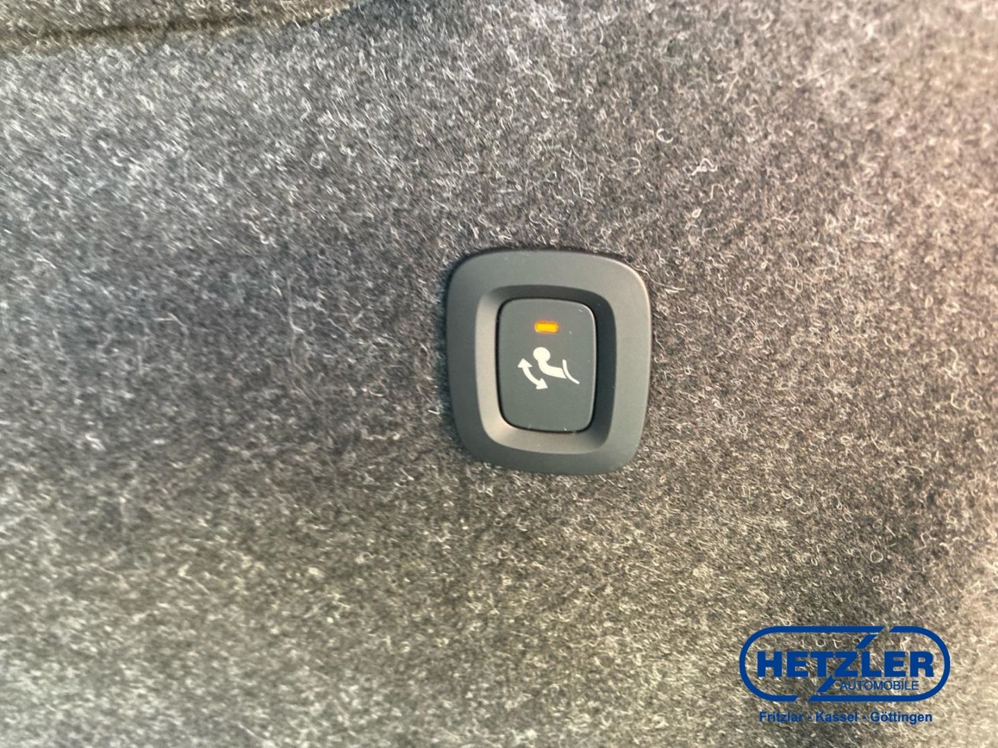 Volvo XC40 T3 Momentum Pro 2WD AHK Navi Soundsystem LE