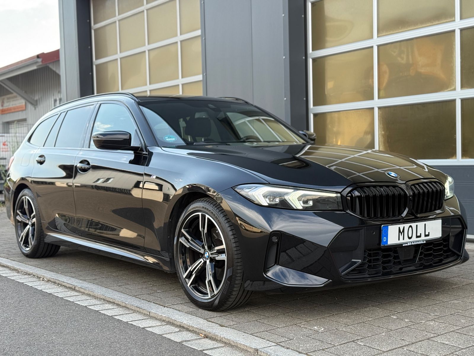 BMW 320 d xDrive M-SPORT - Samsaru's Car Outlet