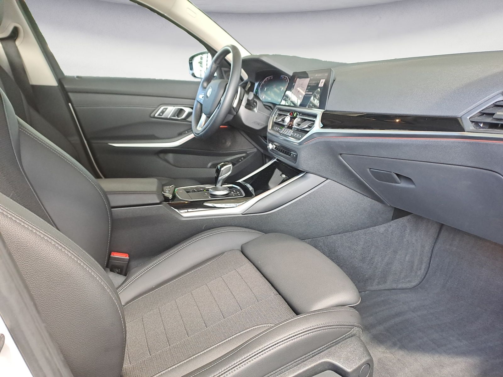 BMW 320d xDrive Touring Sport Line - Samsaru's Car Outlet