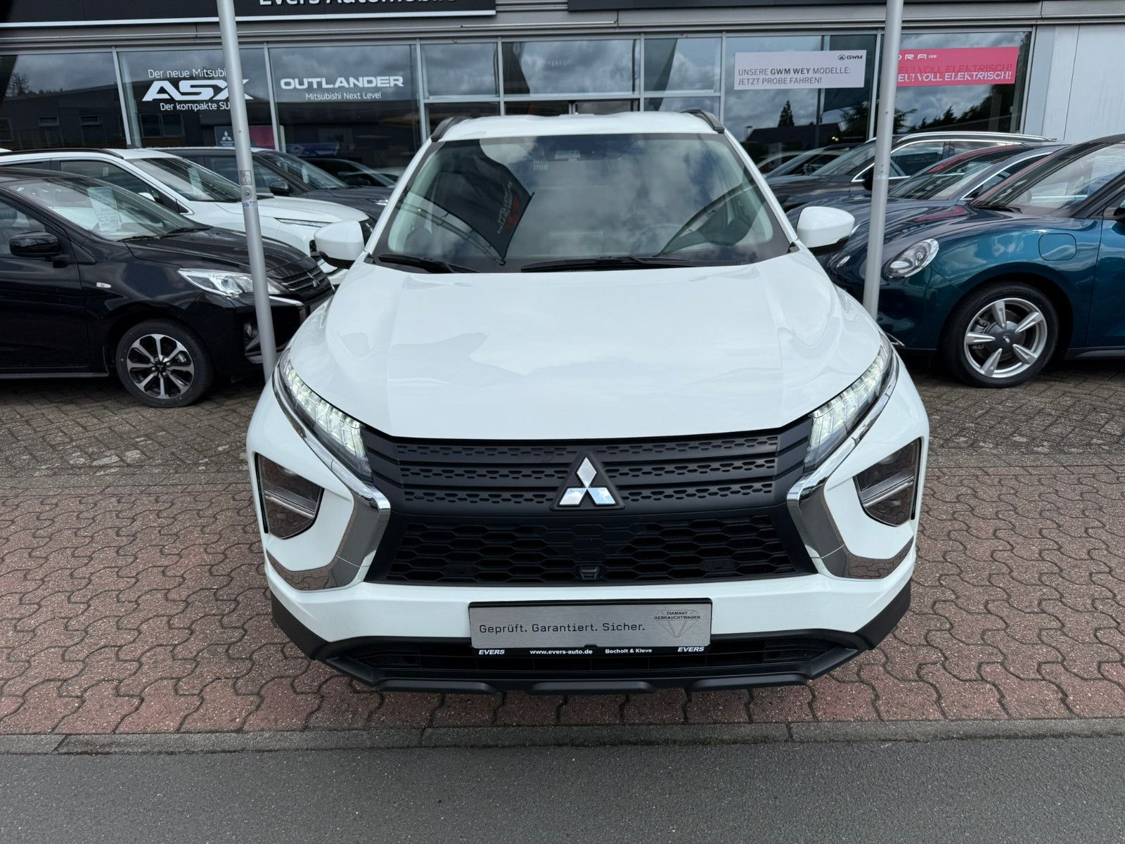 Mitsubishi Eclipse Cross PHEV Basis - Samsaru's Car Outlet