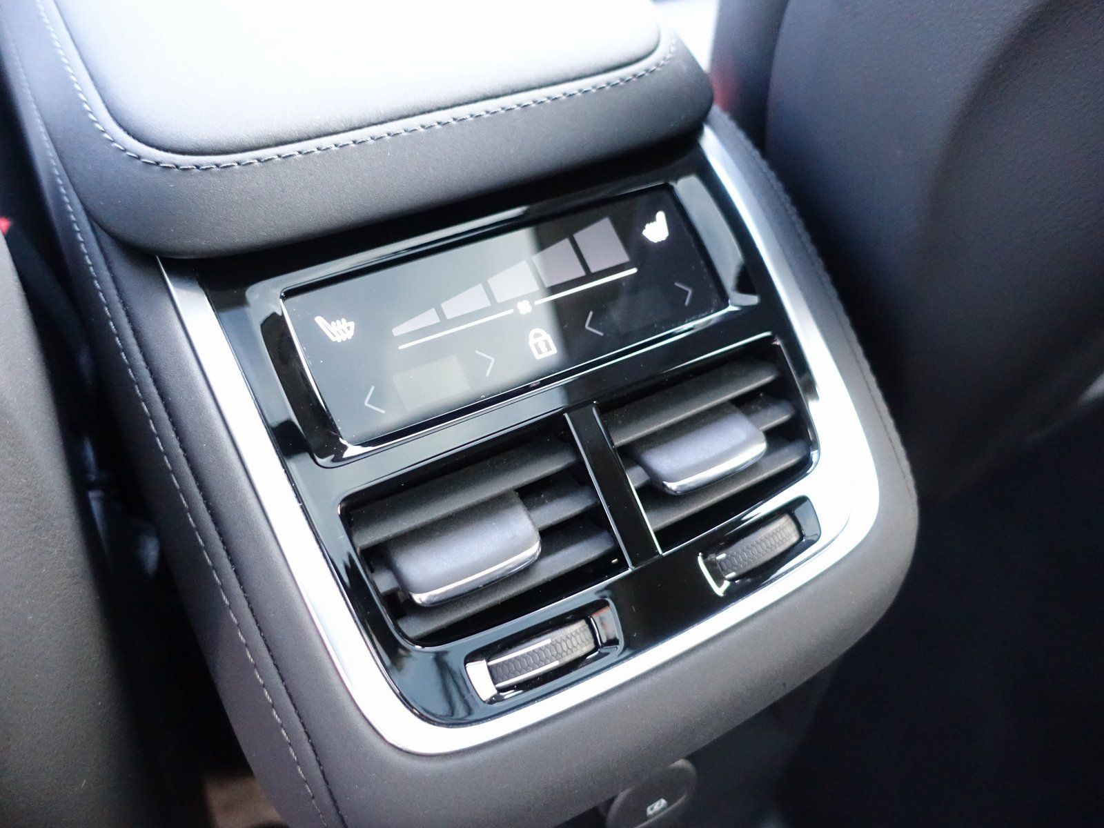 Volvo XC90 Plus Dark T8 AWD Plug-in Hybrid/Pano/FourC/