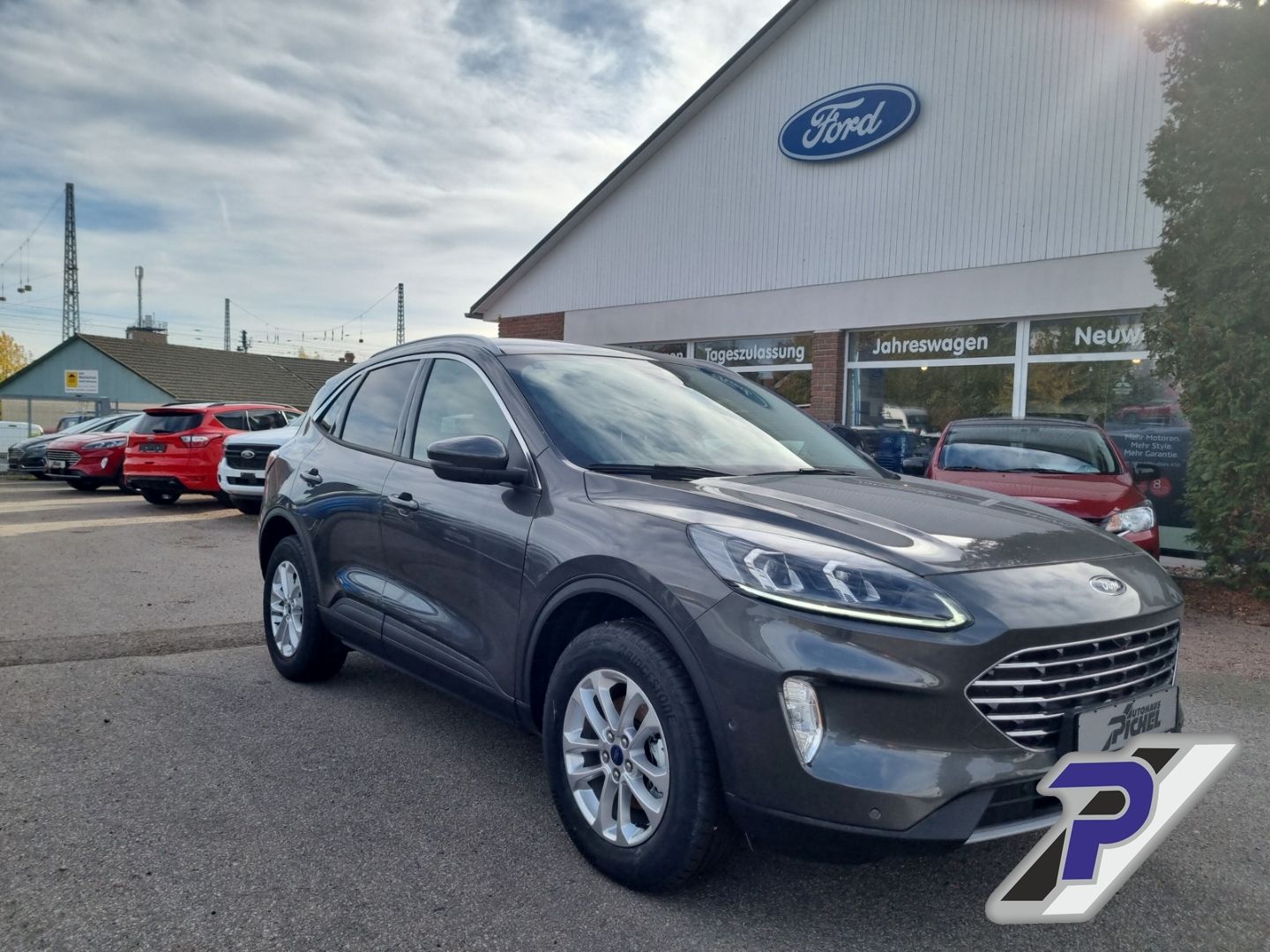 Ford Kuga Plug-In Hybrid Titanium X - Samsaru's Car Outlet