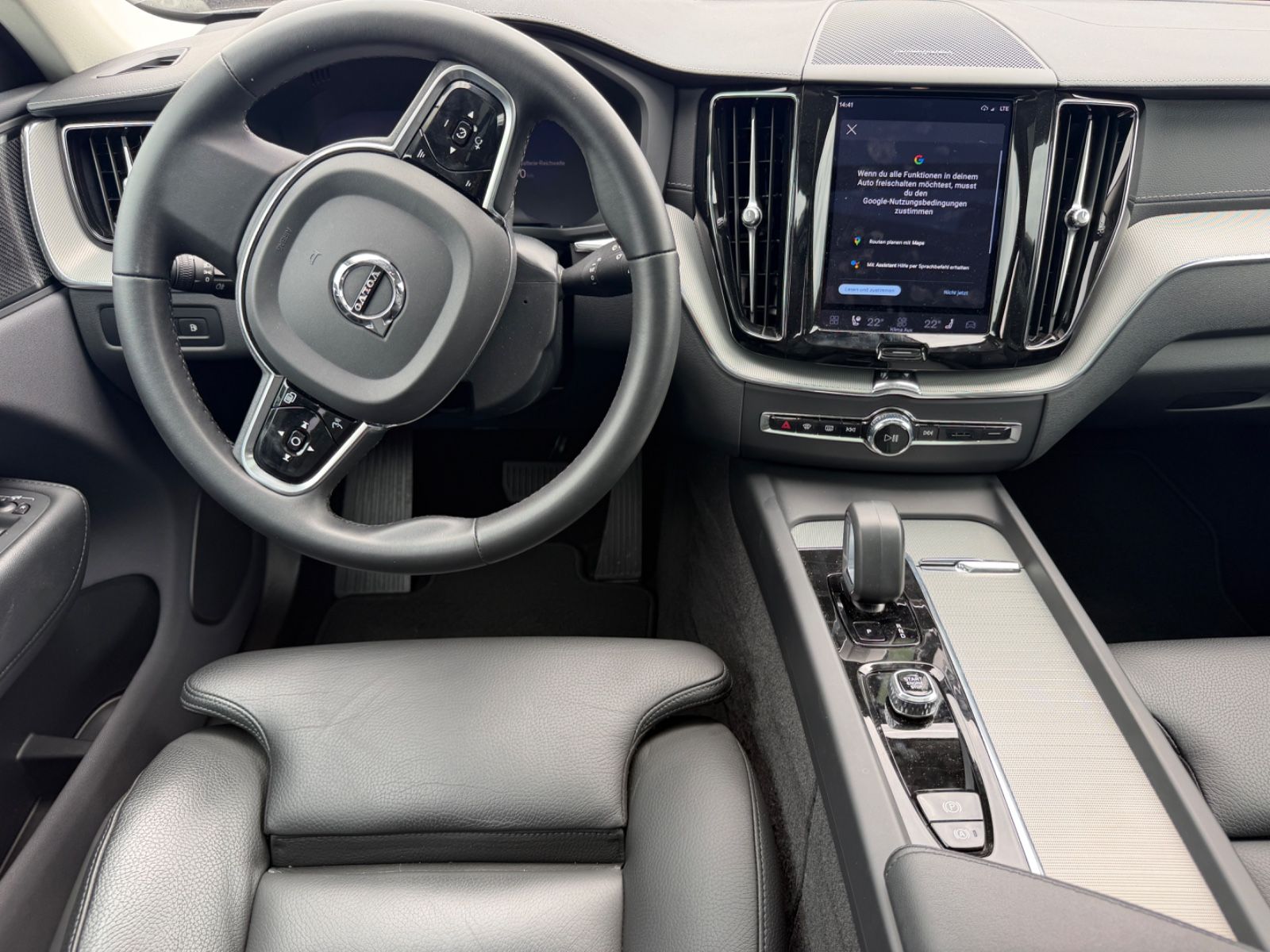 Volvo XC60 T8 Ultimate Dark Recharge HEICO V-Max offen