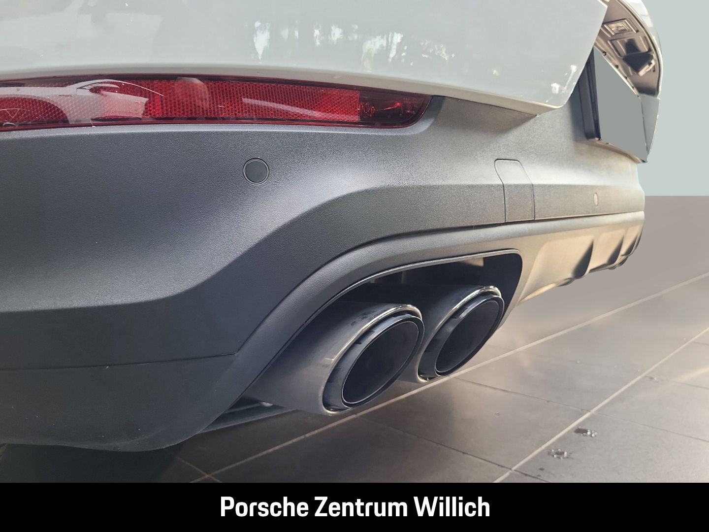 Porsche Cayenne Panoramadach Luftfederung LED-Matrix