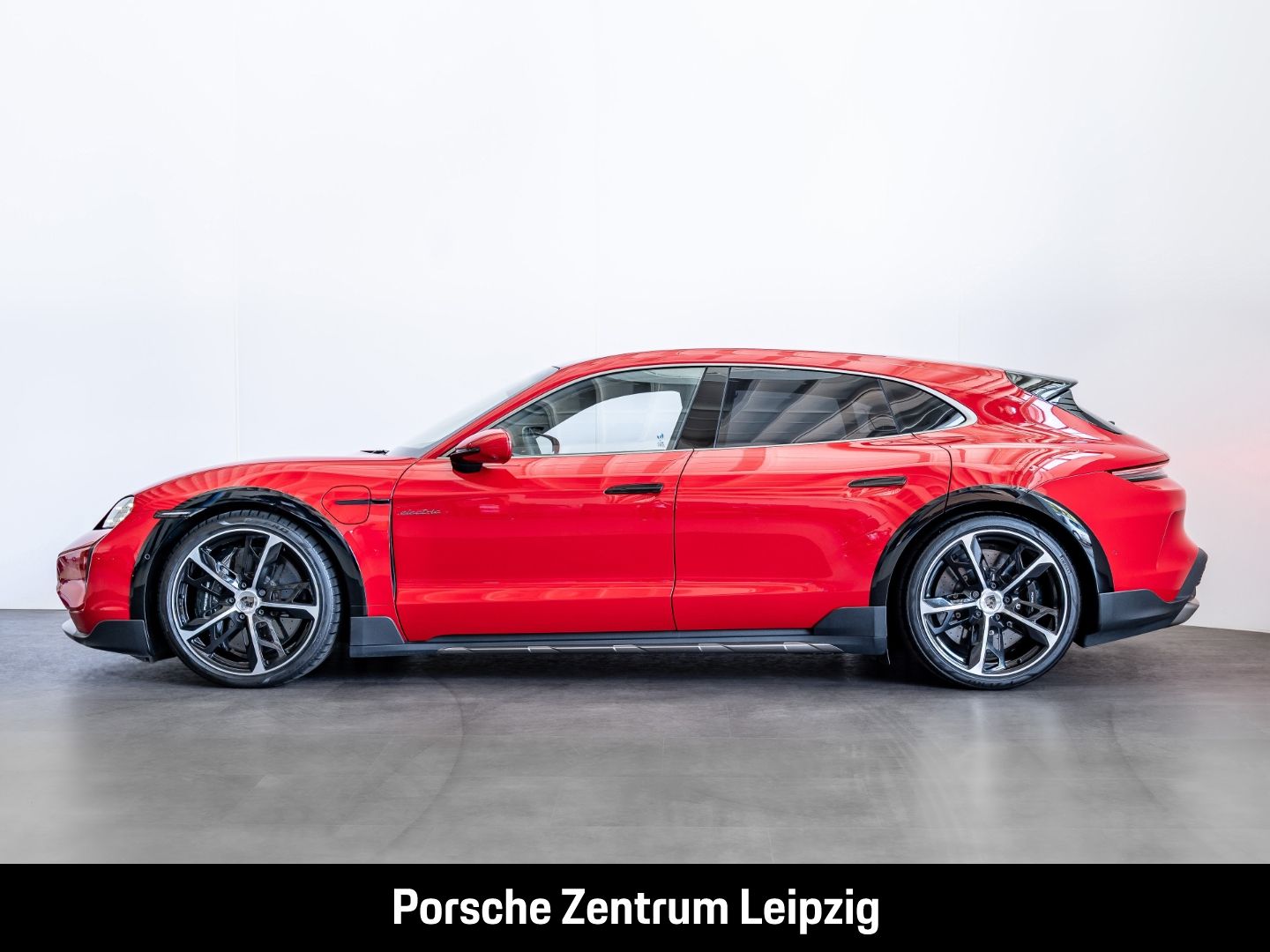 Porsche Taycan Turbo S Cross Turismo Burmester PCCB