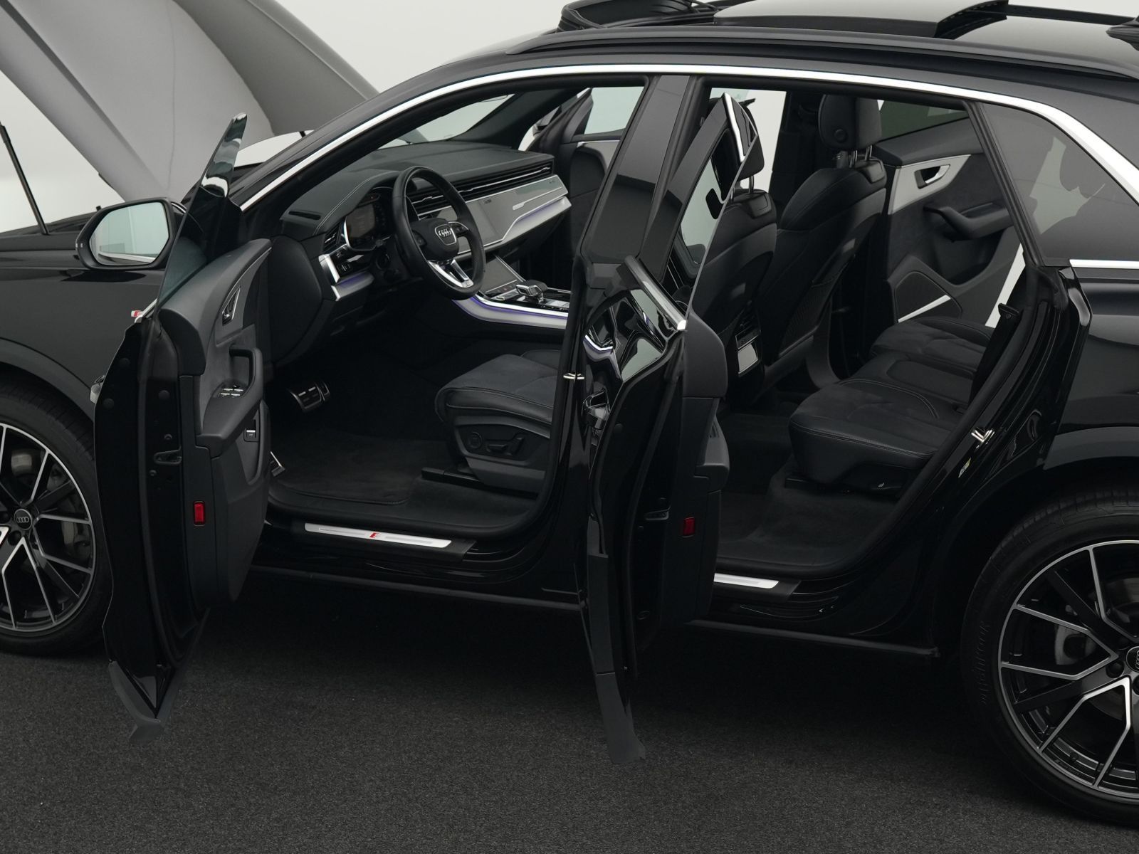Audi Q8 55 TFSI quattro tiptronic 2x S line