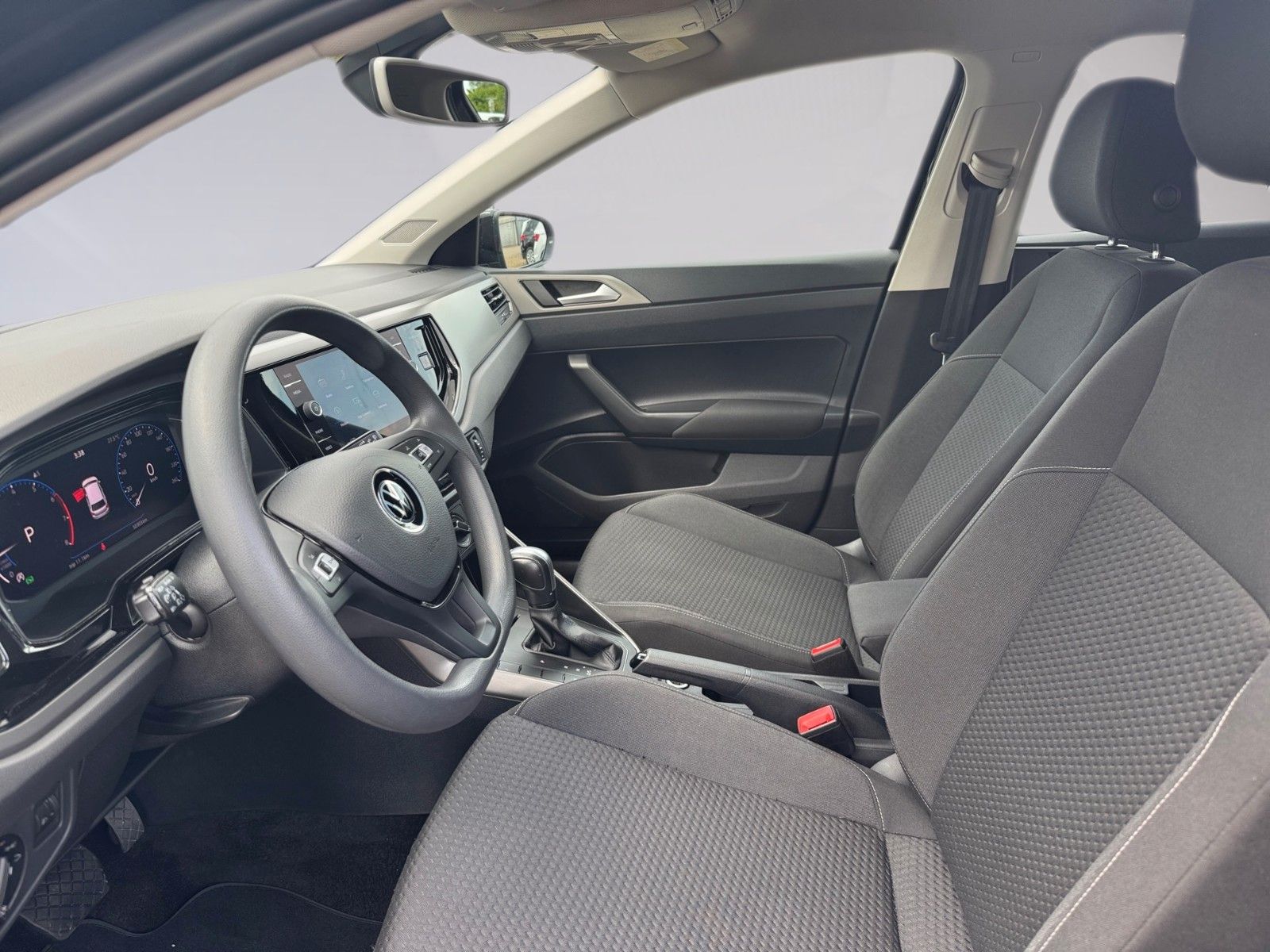 Volkswagen Polo VI Comfortline 1.0TSI - Samsaru's Car Outlet