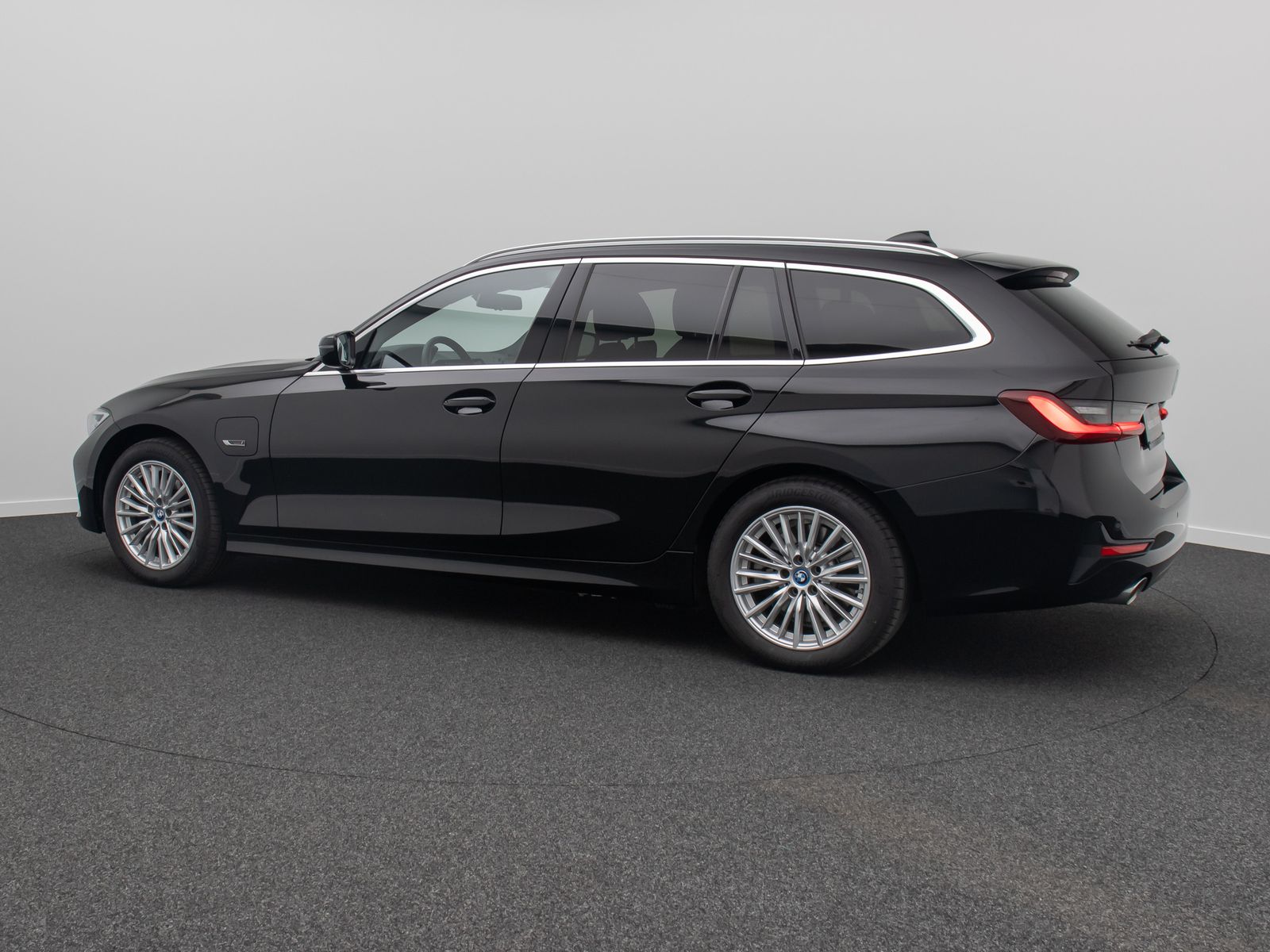 BMW 320e Sport Line - Samsaru's Car Outlet