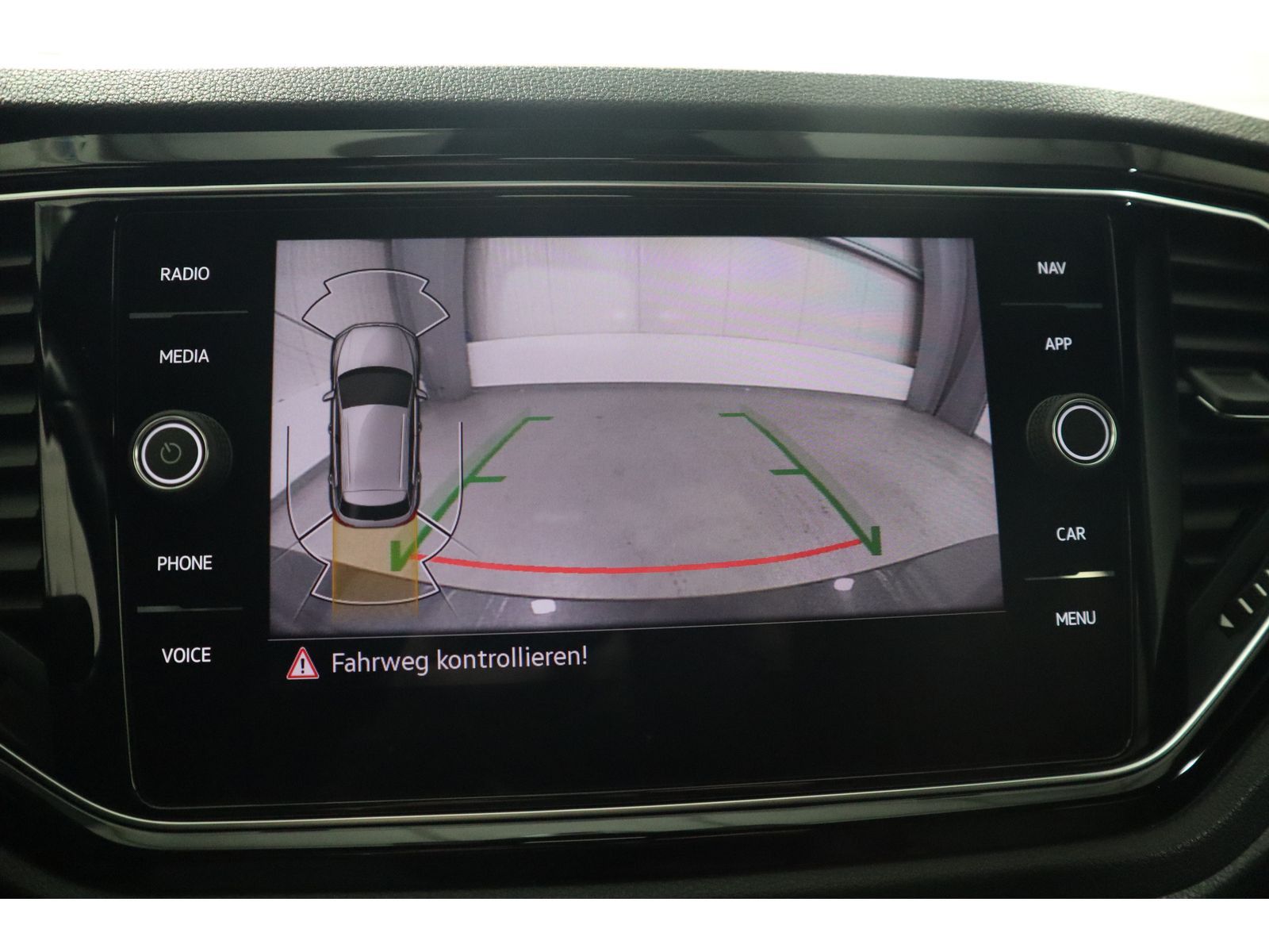 Volkswagen T-Roc 1.5 TSI DSG Black S - Samsaru's Car Outlet