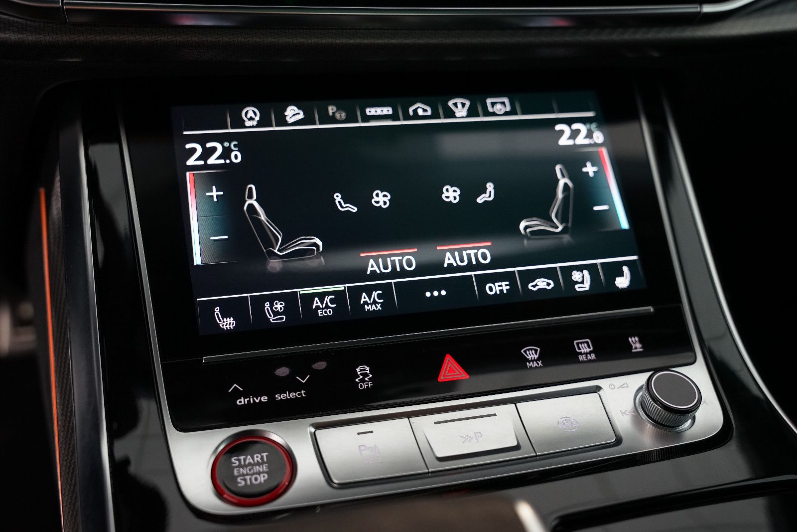 Audi RSQ8 | HuD | Keramik | Pano | 305 km/h | 23"
