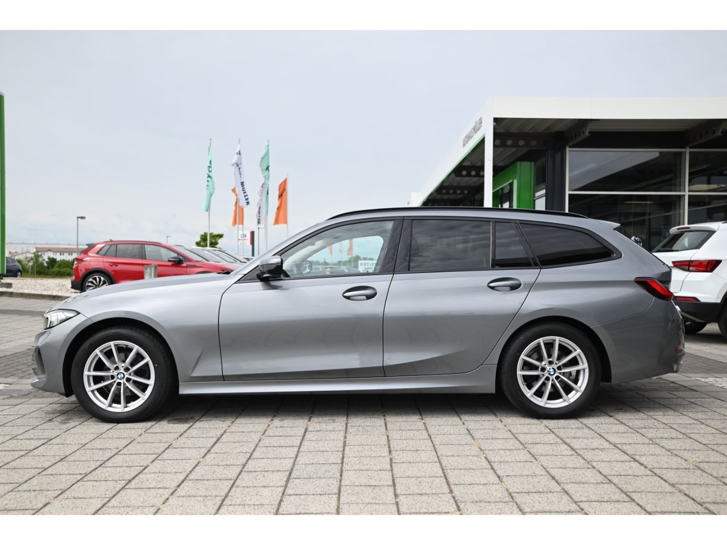 BMW 320d xDrive Touring - Samsaru's Car Outlet