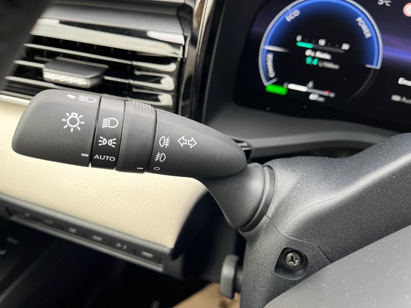 Toyota Camry 2.5 Hybrid Executive Navi+Kamera+LED+Winte