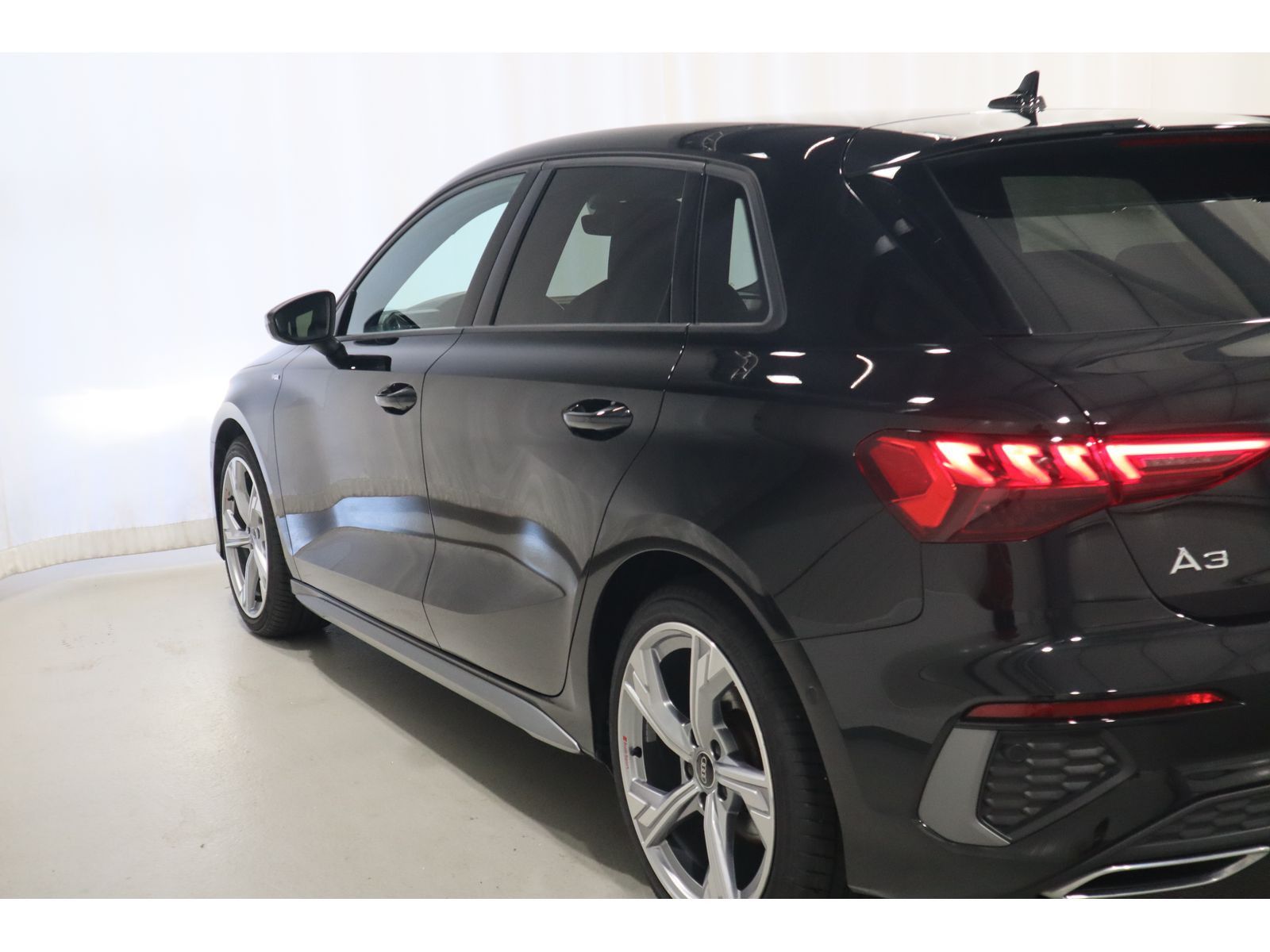 Audi A3 Sportback 35 TFSI S line - Samsaru's Car Outlet