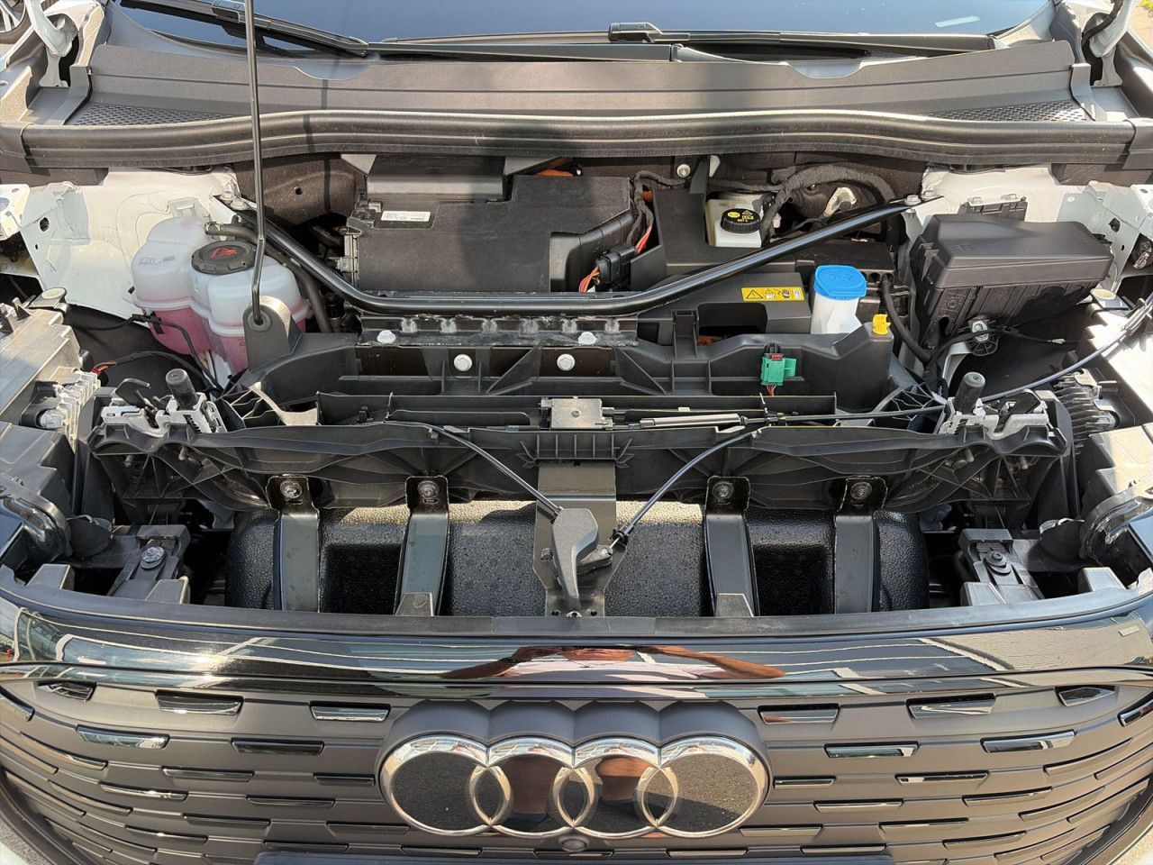 Audi Q4 e-tron 45 quattro S line AHK ACC Matrix Kam.