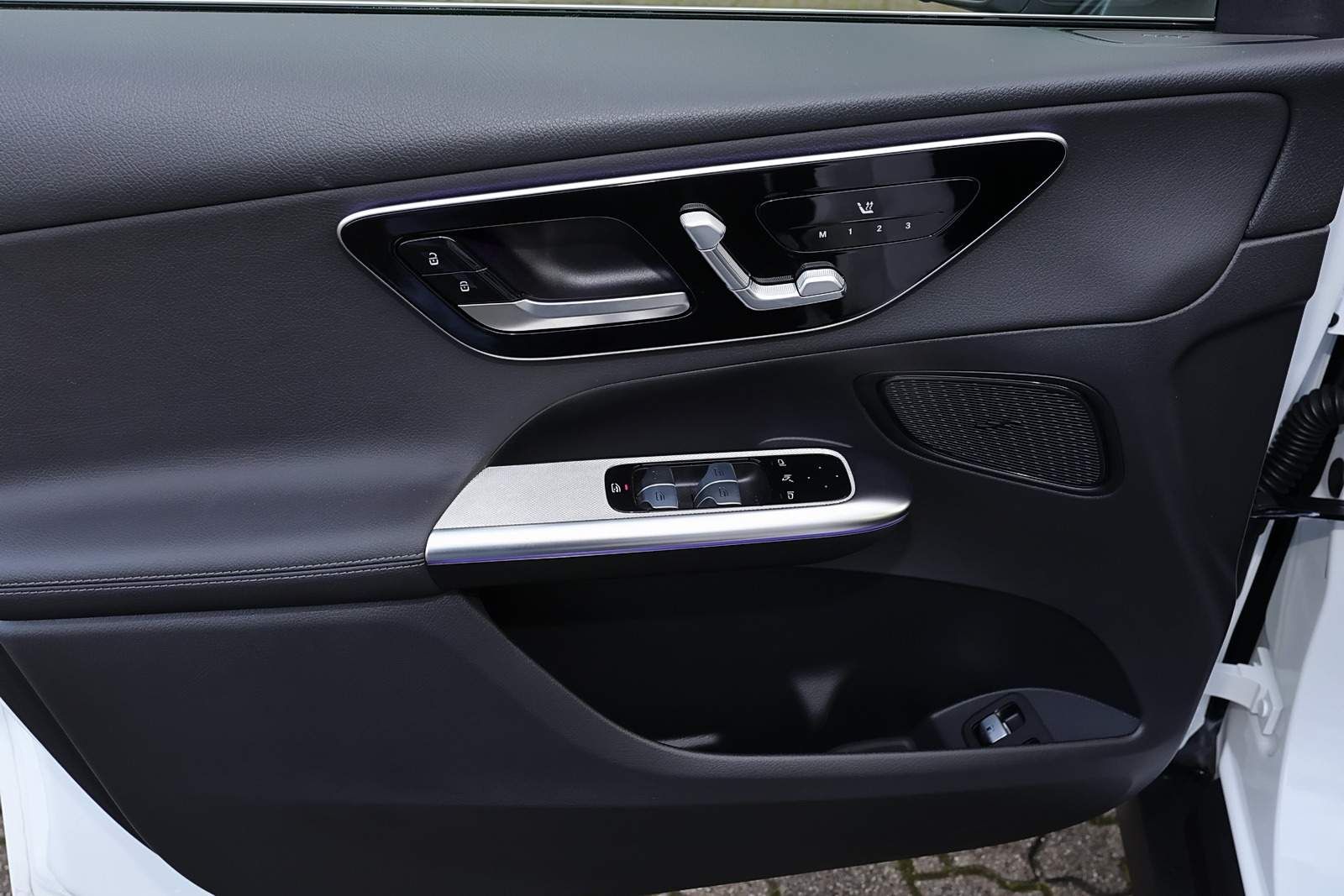 Mercedes-Benz GLC 300 e 4M AHK+PANO+DISTR+MEMORY+360°+LED+18"